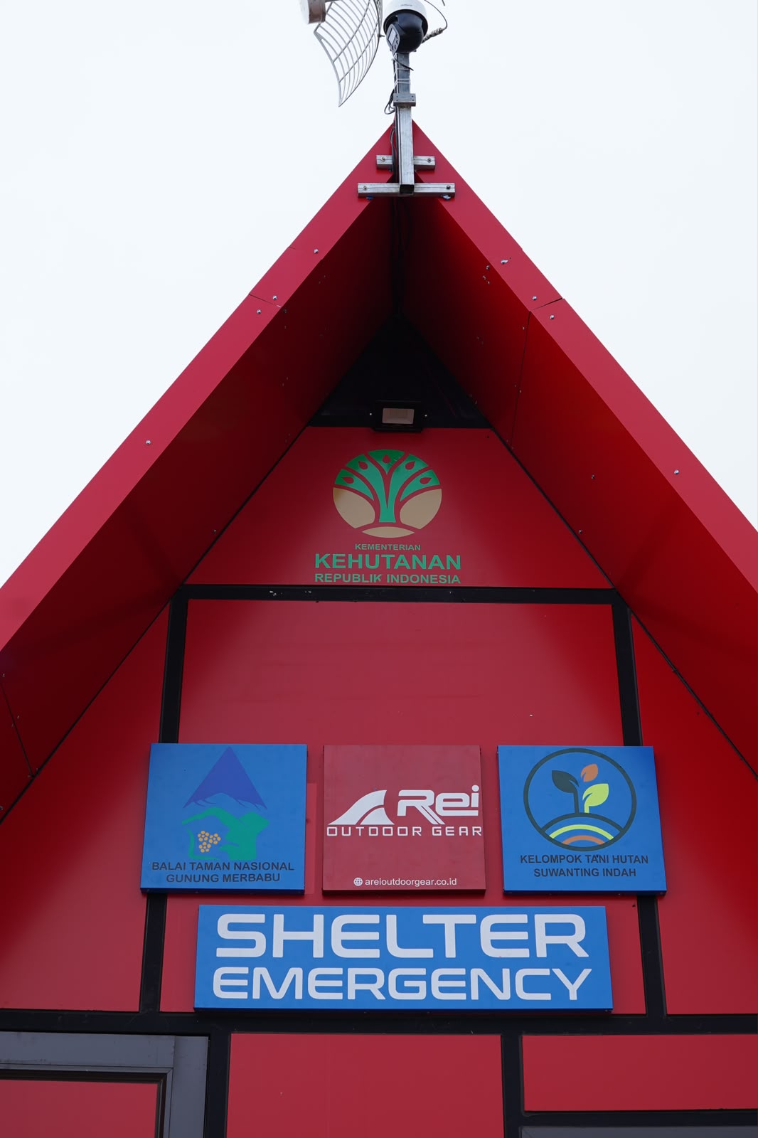 Foto : Gunung Merbabu Kini Punya Shelter Darurat Canggih