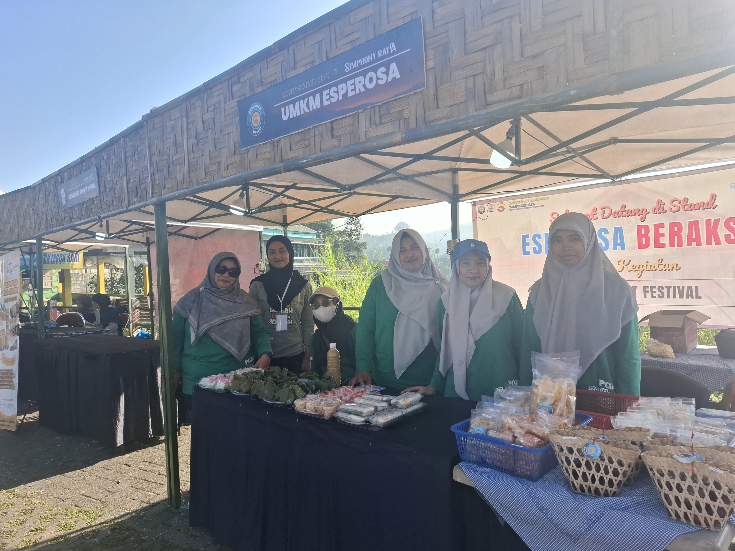 Lestarikan Kuliner Tradisional, ‘Esperosa Beraksi’ SMPN 2 Sawangan Meriahkan Ketep Summit Fest #7