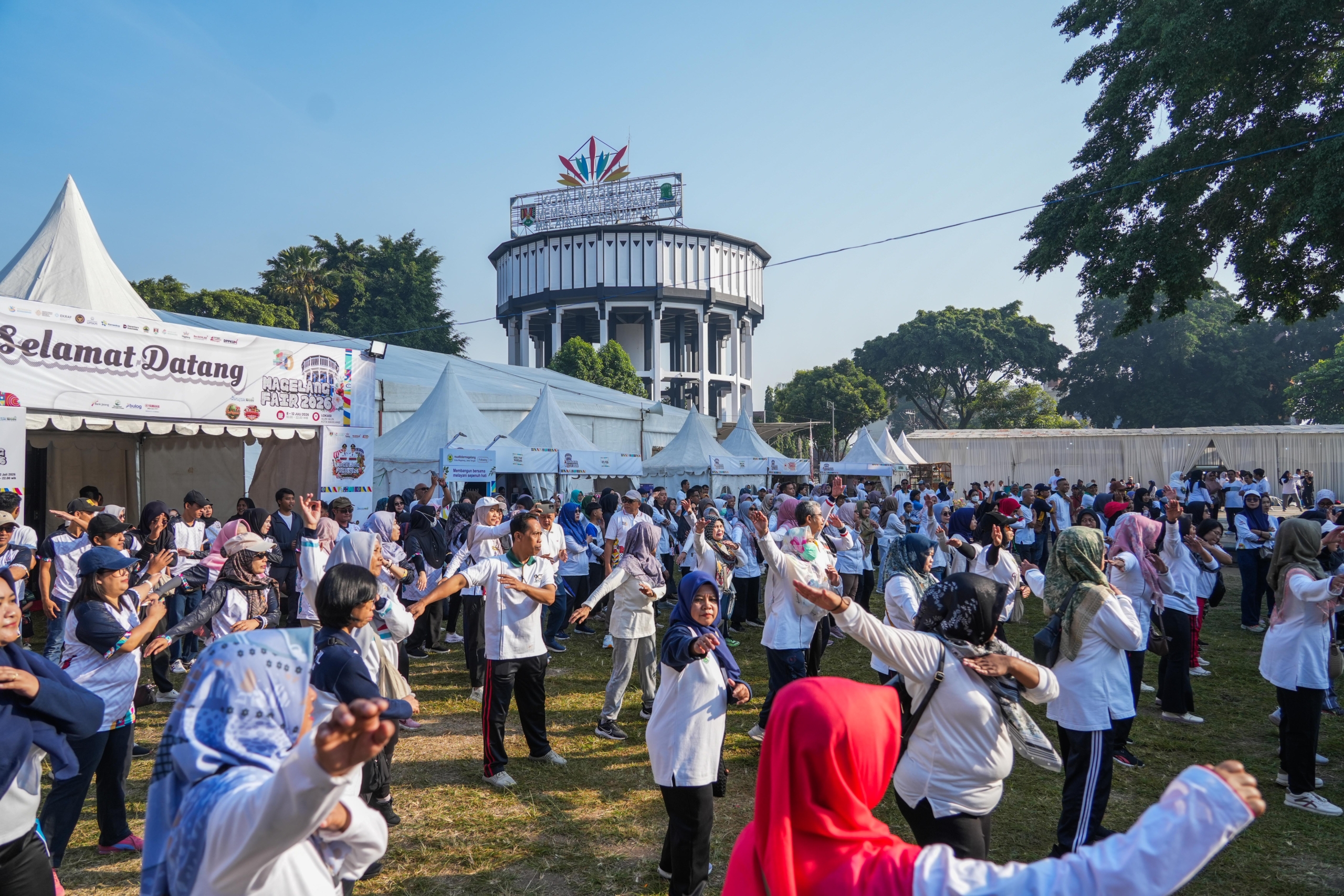 Ratusan Warga Meriahkan Senam Hari Koperasi Nasional ke-79 di Alun-alun Magelang