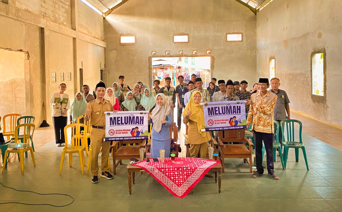 Foto bersama perangkat desa dan masyarakat Desa Japan dalam sosialisasi pencegahan stunting melalui gerakan “MELUMAH”_foto Reza Chotimatul Zahro