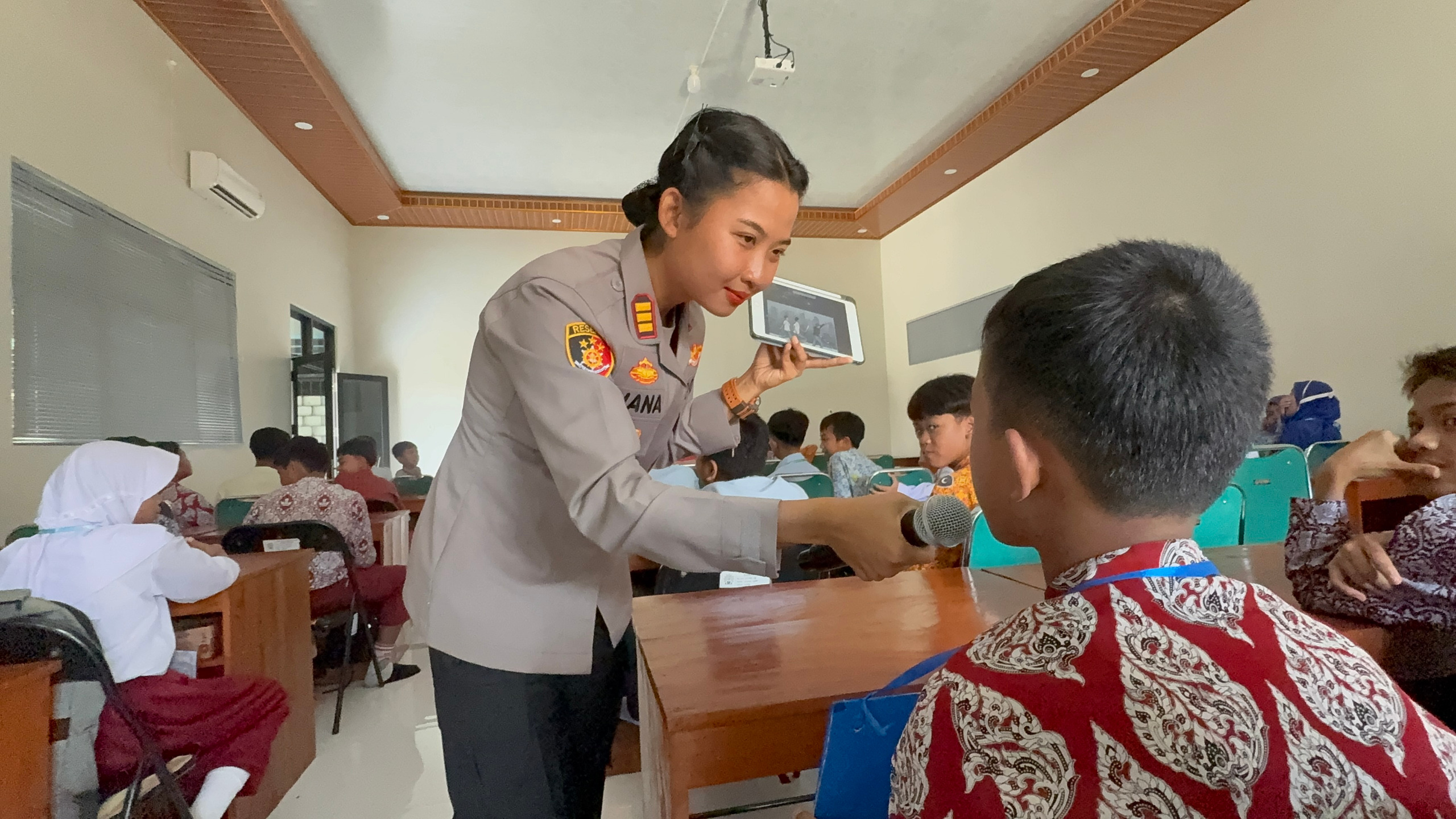 Cegah Kenakalan Remaja, Polres Magelang Kota Gelar Sosialisasi Hukum di SMP Muhammadiyah Bandongan