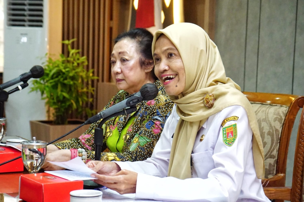 Kepala Dinas Kepala Dinas Perindustrian dan Tenaga Kerja Kabupaten Magelang, Siti Zumaroh saat menerima Kunker Komisi E DPRD Provinsi Jawa Tengah.