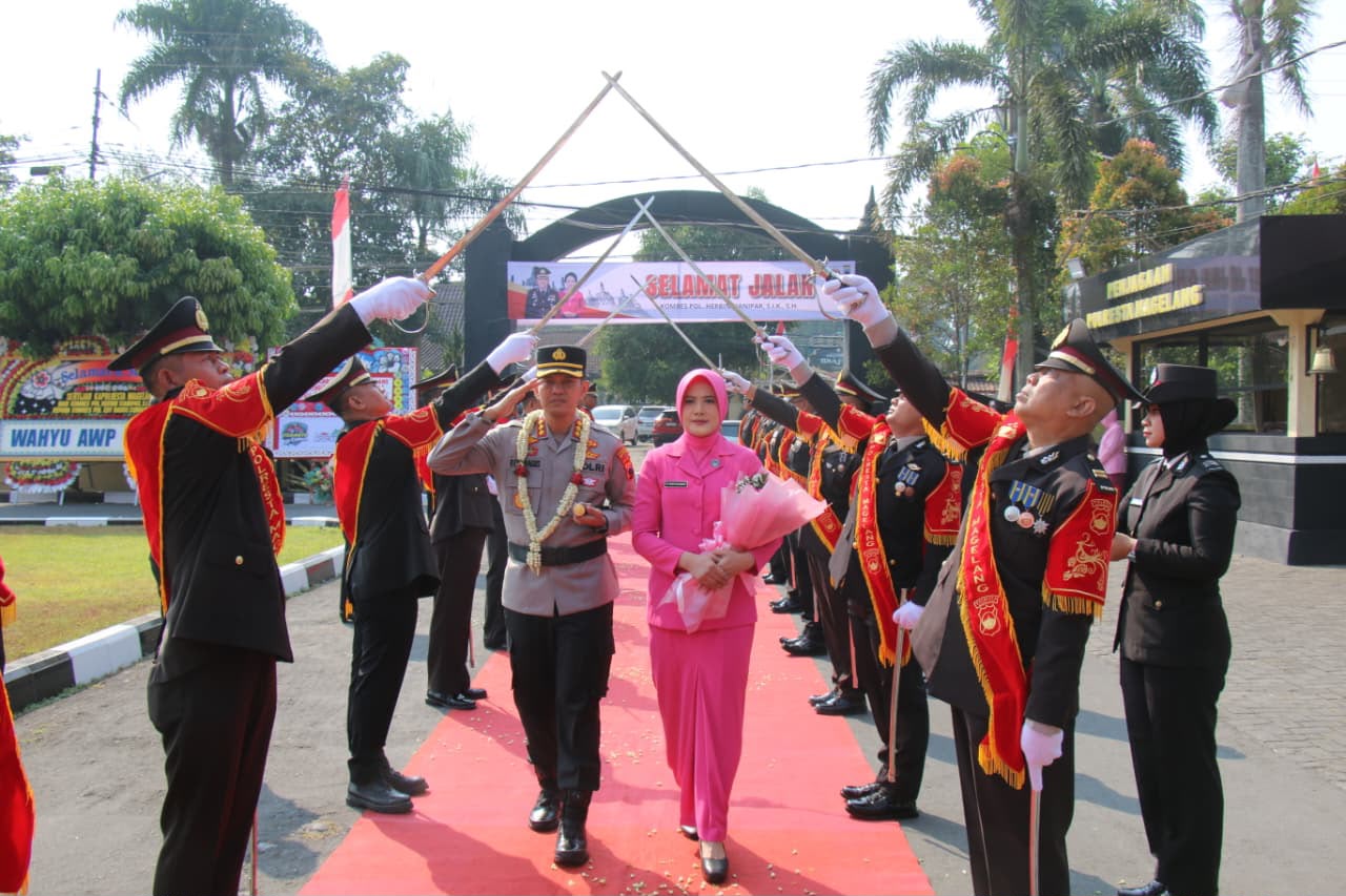 Pedang Pora Sambut Kapolresta Baru, Sosok Kombes Edy Bagus Sumantri Jadi Sorotan