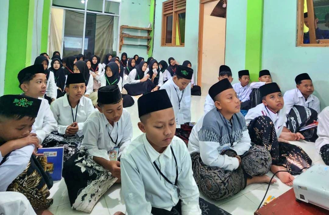Suasana literasi mengenai kekerasan di pesantren bersama para santri Pondok Pesantren Al-Falah, Pakelan, Mertoyudan, Kabupaten Magelang, pada Jumat, 10 Juli 2026.Foto_Dokumentasi P2KPA.