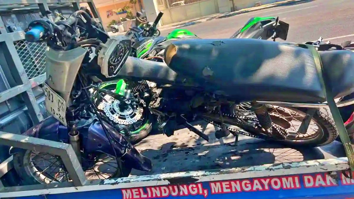 Tabrakan Maut Supra vs Ninja di Diponegoro Surabaya, Warga Magelang Meninggal Dunia