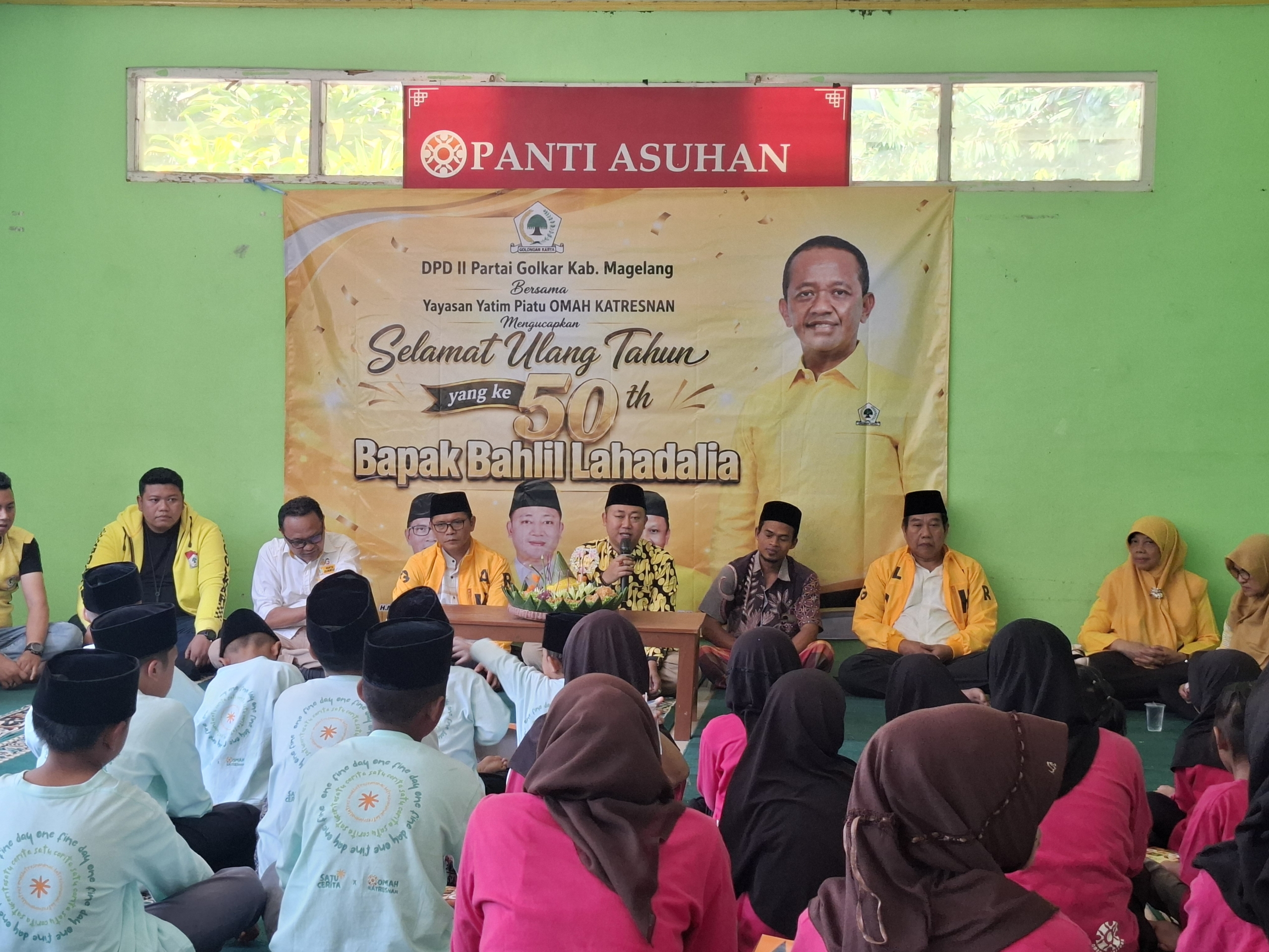 Rayakan Ultah Ketum Bahlil Lahadalia, DPD Golkar Magelang Berbagi Keceriaan di Panti Asuhan