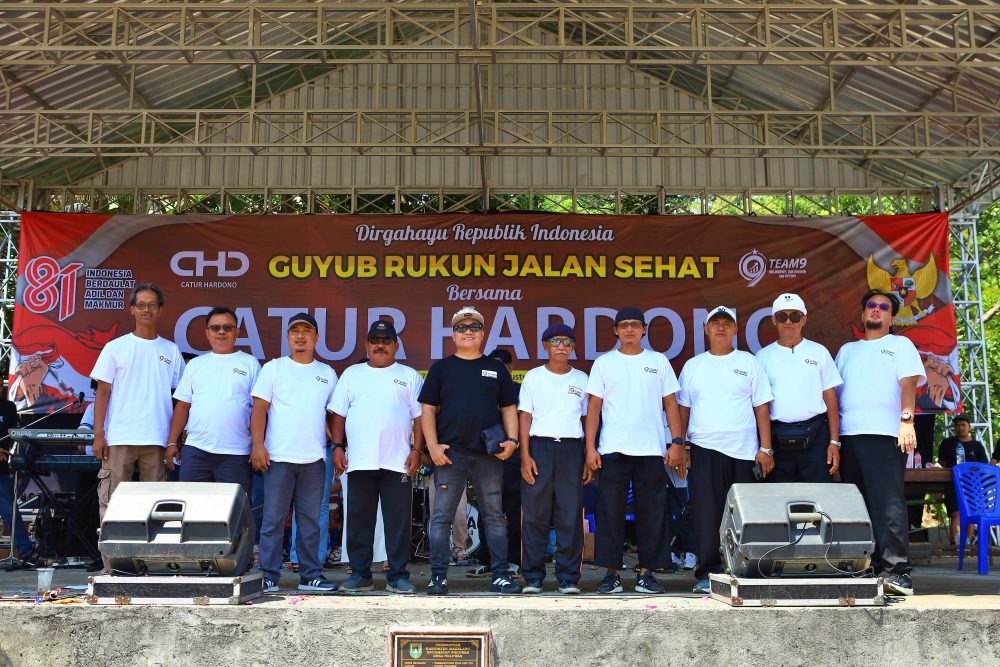 Baju Hitam Bakal Calon Kades Ngluwar Catur Hardono, Bersama Tim 9