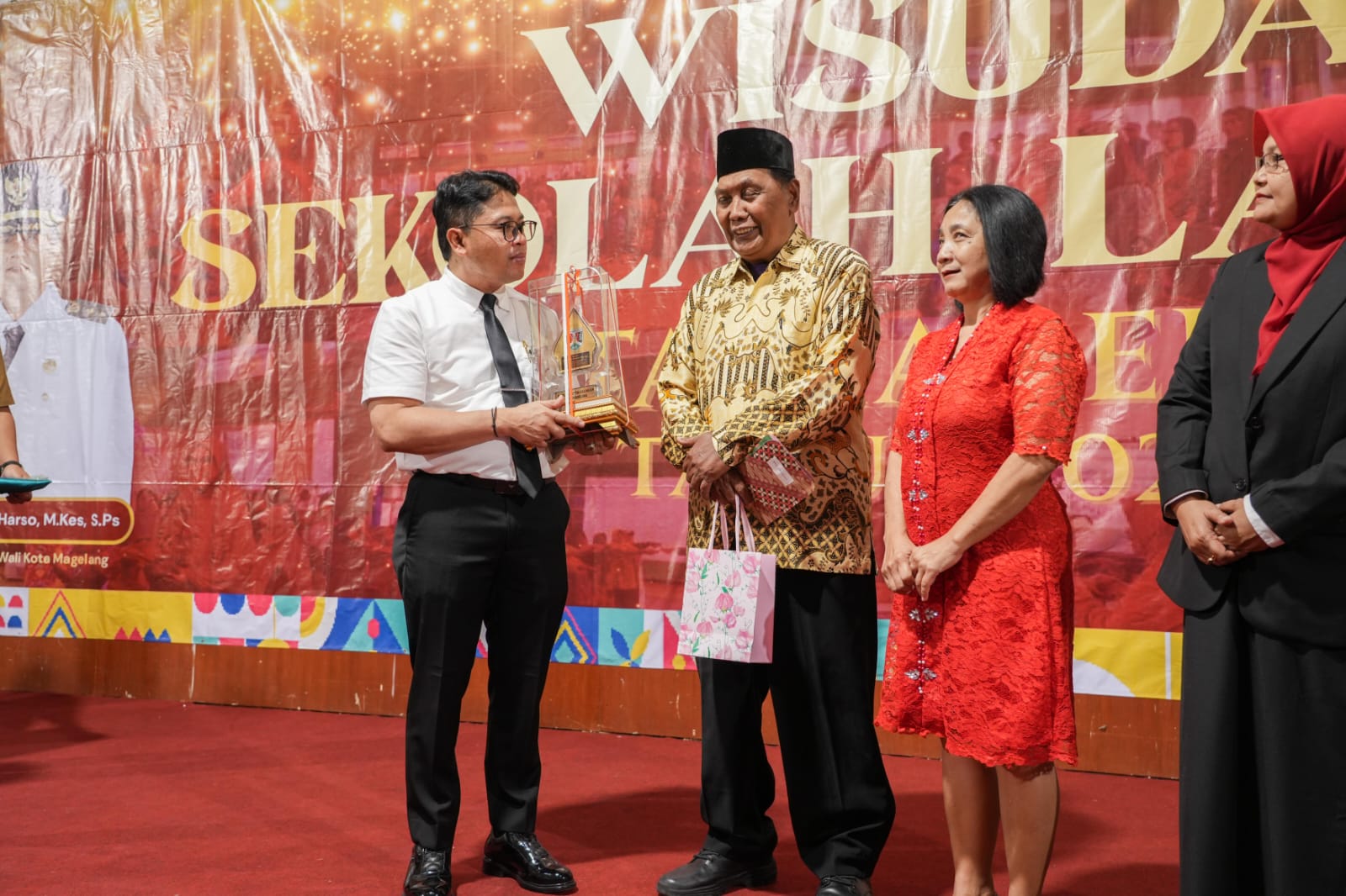 297 Lansia di Kota Magelang Lulus Sekolah Lansia, Bekal untuk Tetap Mandiri dan Produktif