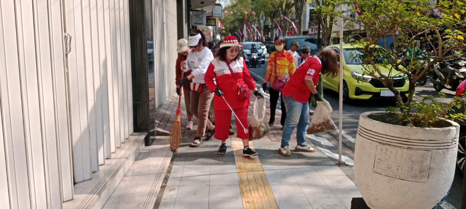 Sambut HUT ke-81 RI, GPIB Beth-El Magelang Bersama Umat Lintas Agama Gelar Aksi Bersih Kota