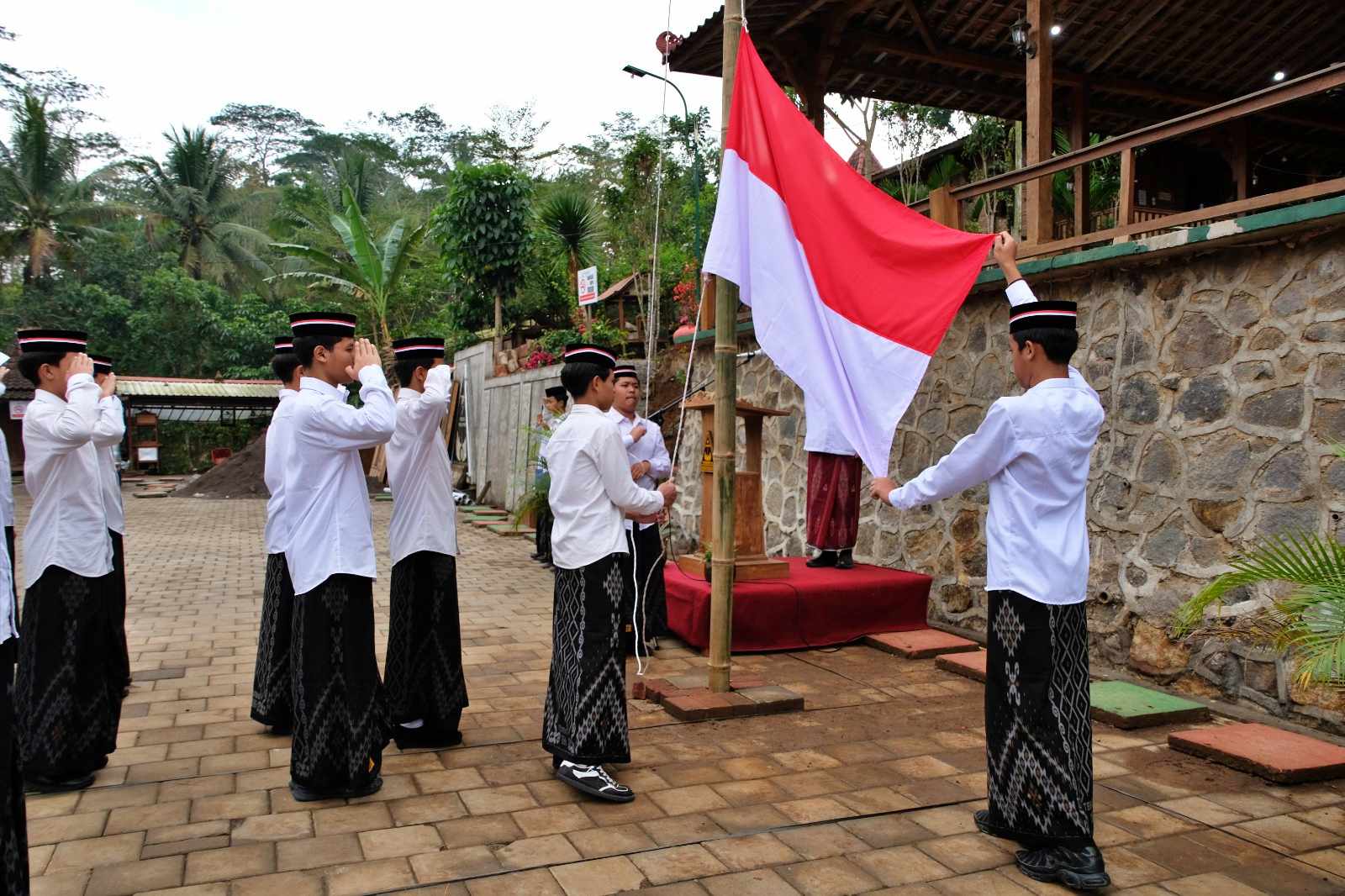 Nasionalisme Santri Al Musthofa, Isi Kemerdekaan dengan Ilmu, Akhlaq dan Cinta Tanah Air