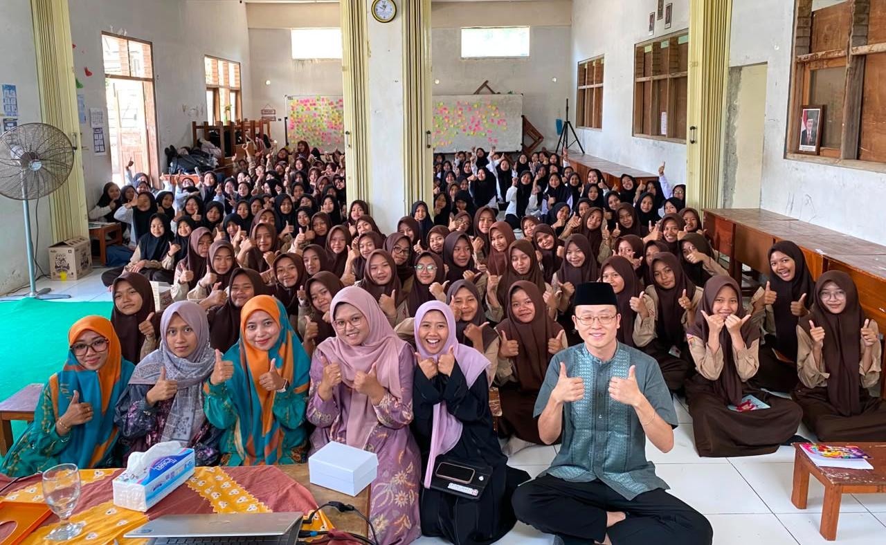 Seminar Tarbiyah Jinsiyah di Al Hidayat Salaman, 195 Siswa Belajar Batasan Pergaulan dan Menjaga Diri