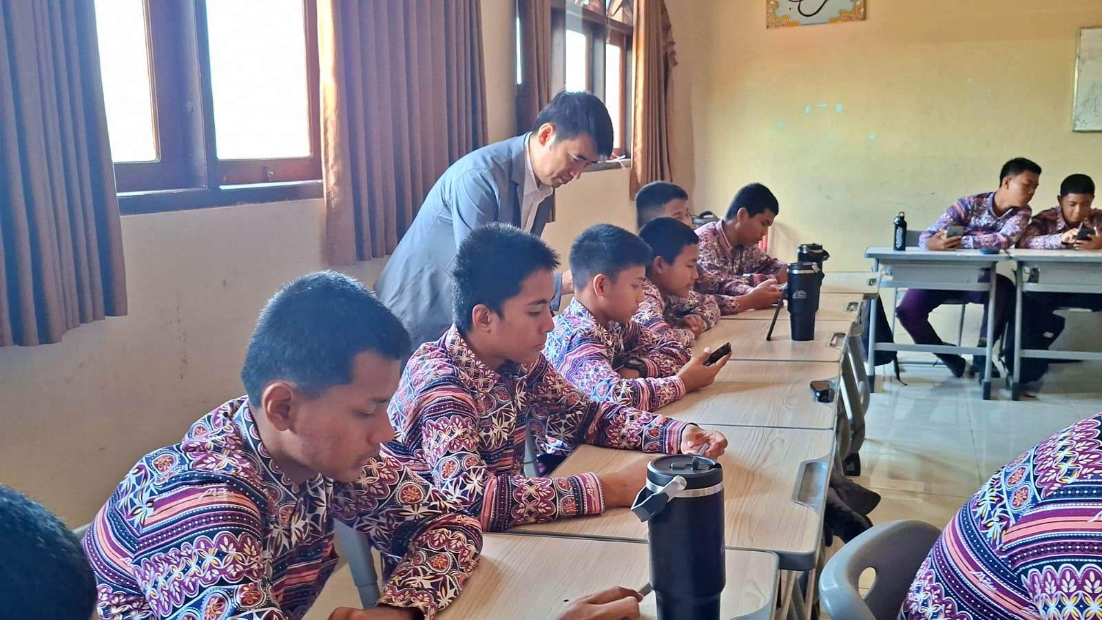 Siapkan Generasi Global, SMP MPlus Gunungpring Siap Jadi Pilot Proyek Bahasa Mandarin dan AI kerjasama dengan Tiongkok