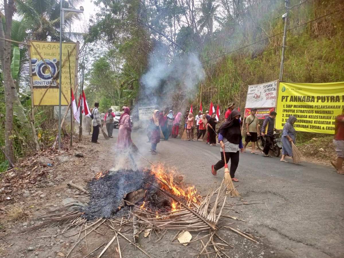 355 Bendera Setengah Tiang di Sambeng Borobudur, Warga Soroti Tindak Lanjut Persoalan Tambang
