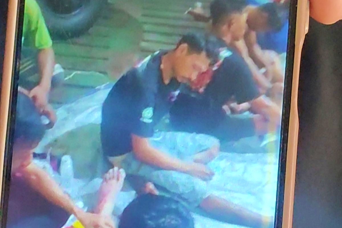 Foto Akhmad Bukhori alias Mamad asal Magelang usai dievakuasi dari kecelakaan KMP Virgo Transport 8