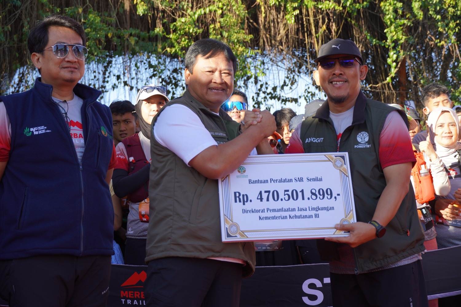 Gunung Merbabu Magelang Dapat 154 Peralatan SAR untuk Perkuat Keselamatan