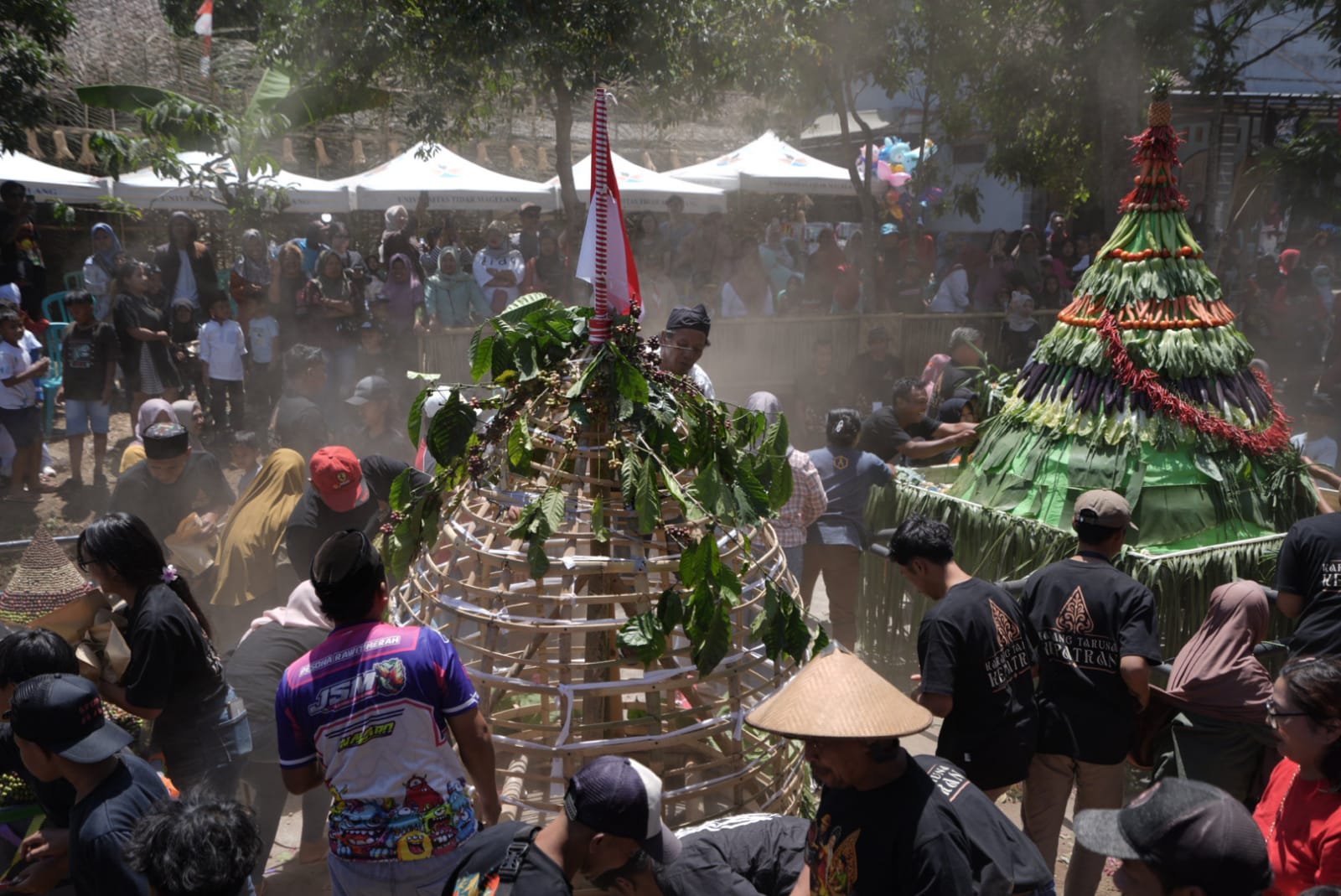 Semarak Festival Ruwat Rawat dan Grebeg Kopi di Banjarsari Magelang