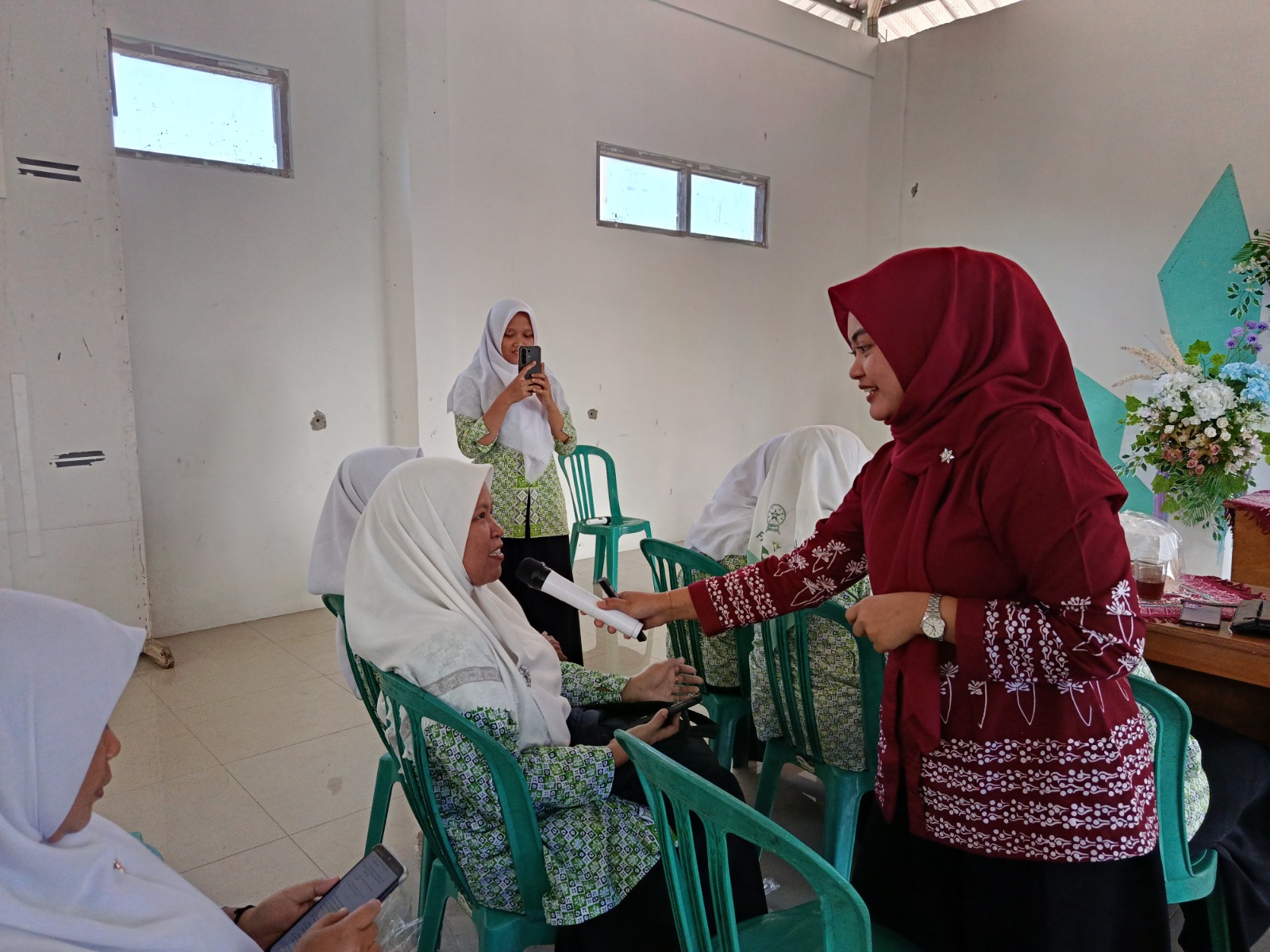 Tim Pengabdian FE Untidar Bekali Fatayat NU Gunungpring Strategi Kelola Keuangan Keluarga