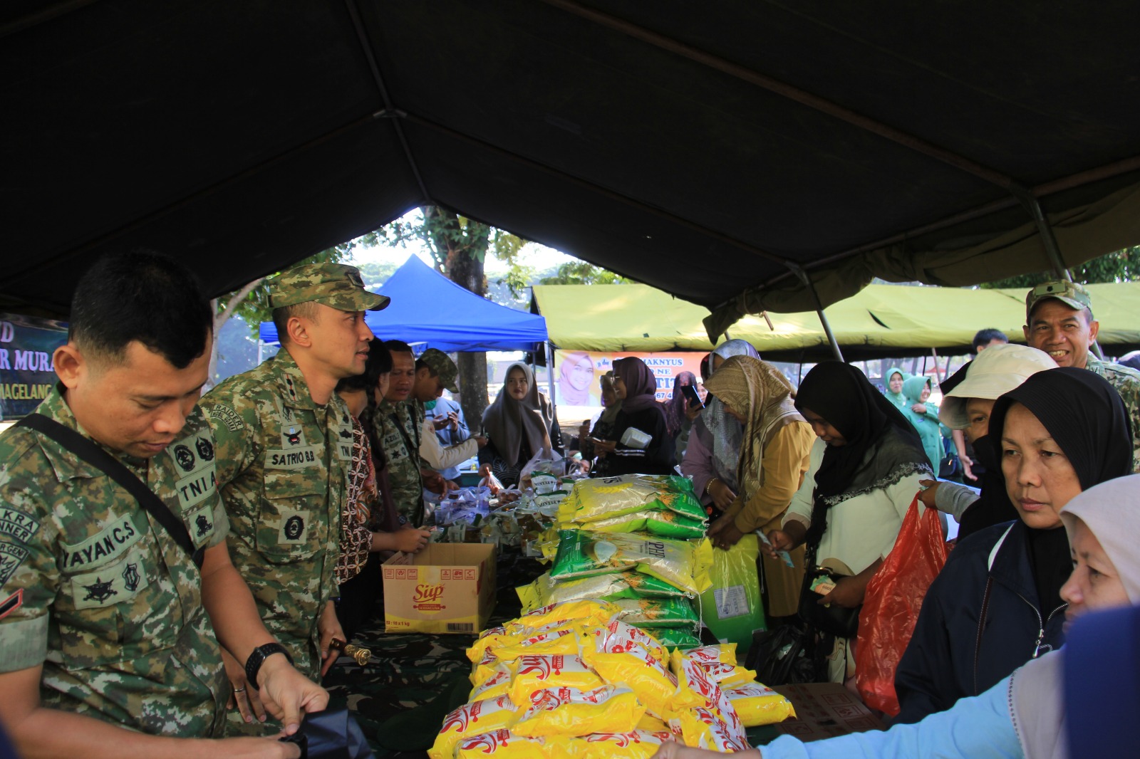 Sambut HUT ke-81 TNI, Kodim Magelang dan Yonarmed 11 Gelar Bazar Murah