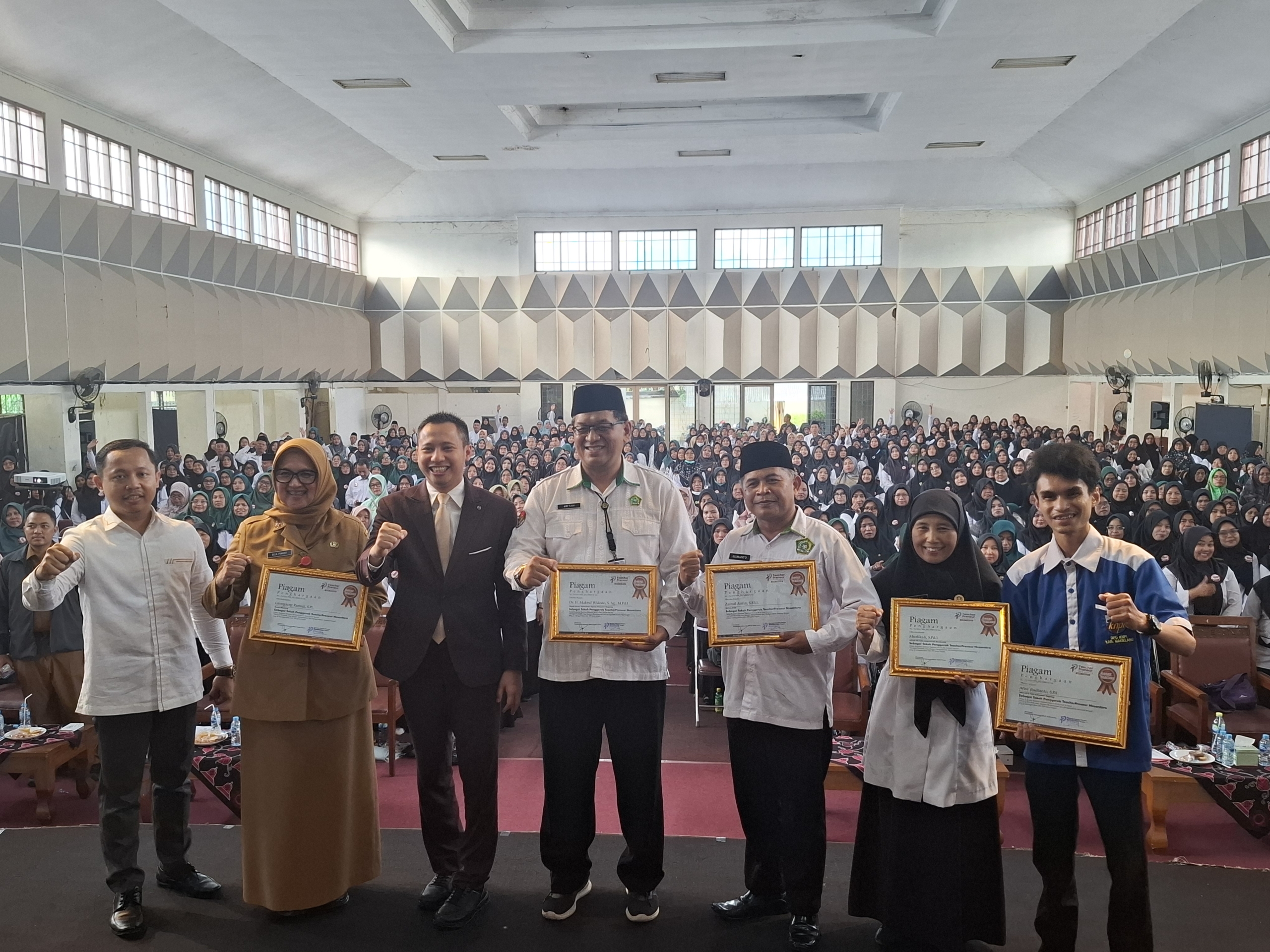 Seminar “How To Be a Great Teacher” di Magelang Ajak Guru Upgrade Kapabilitas dan Ubah Mindset