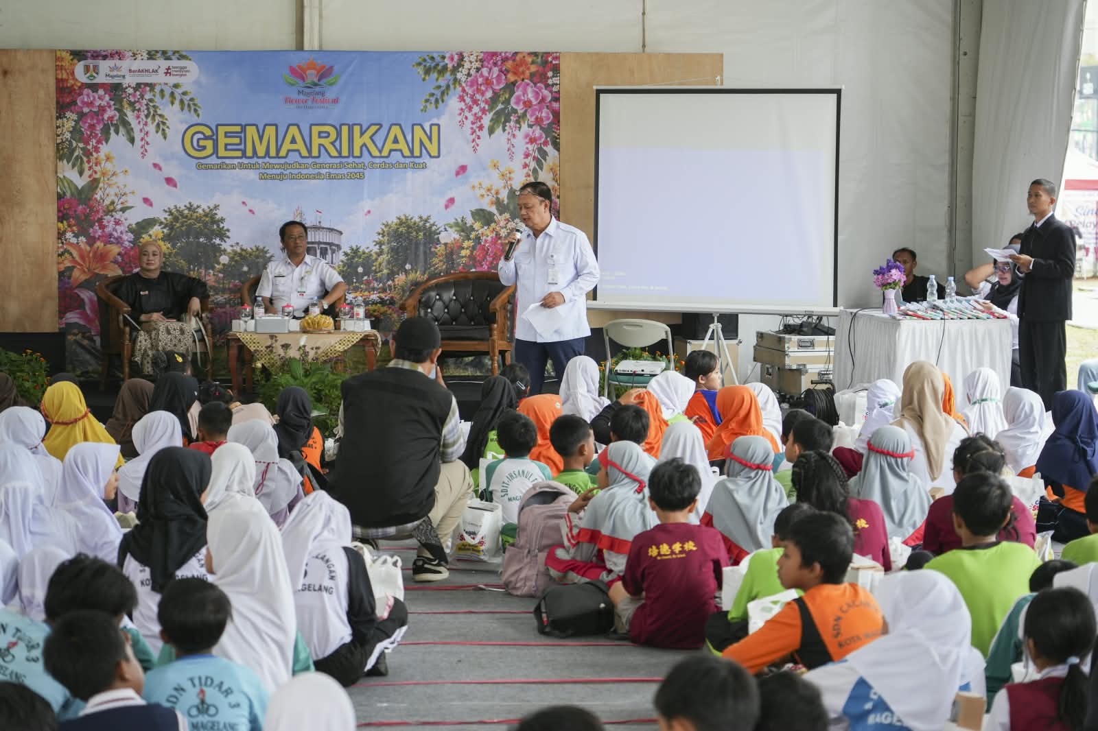 Bangun Kebiasaan Makan Sehat Sejak Dini, Ratusan Pelajar Kota Magelang Diajak Gemar Makan Ikan