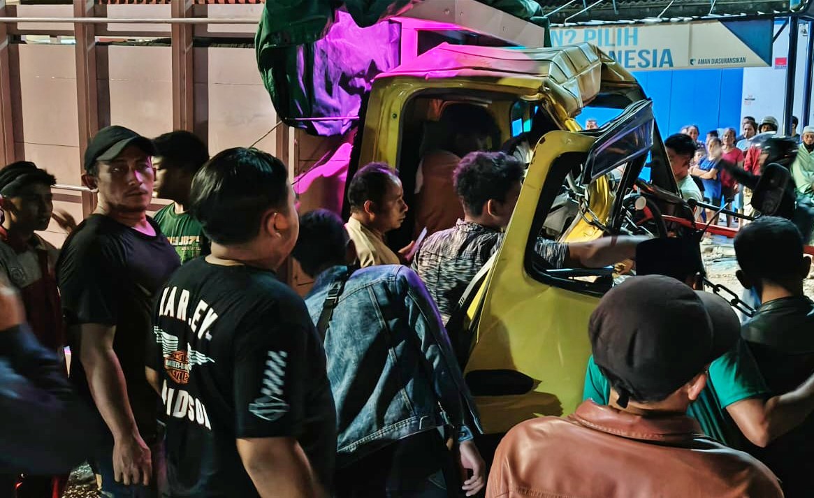 Kecelakaan Truk di Secang Magelang
