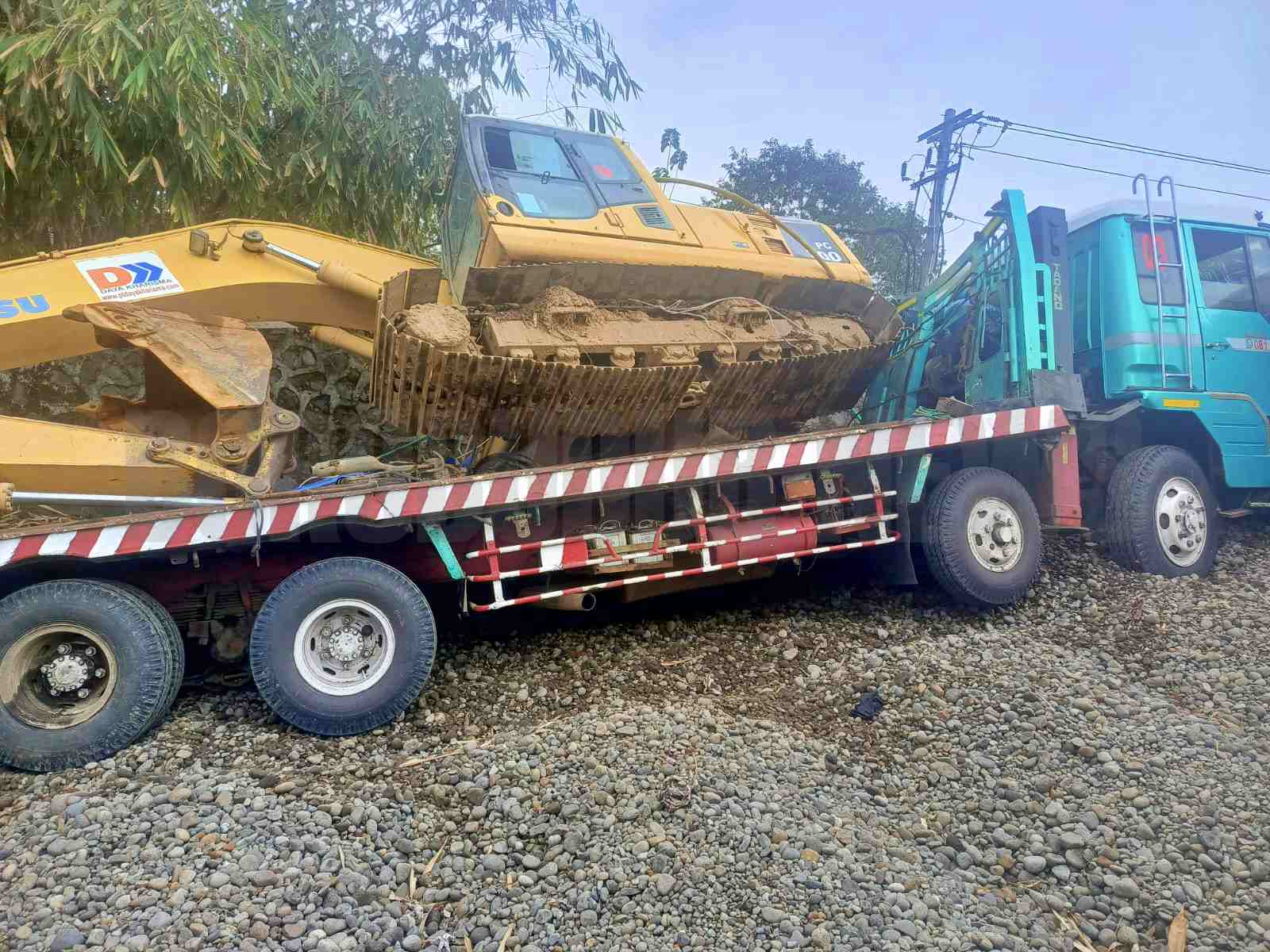 Truk Towing Diduga Rem Blong di Secang Magelang, Alat Berat Terjatuh
